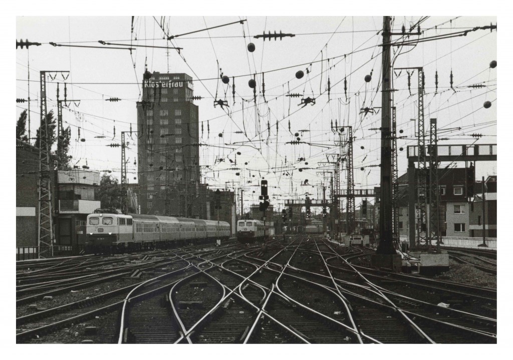 Bundesbahntrasse und Hansahochhaus vom Hauptbahnhof aus, 12. 8. 1989 © Eusebius Wirdeier, DGPh 