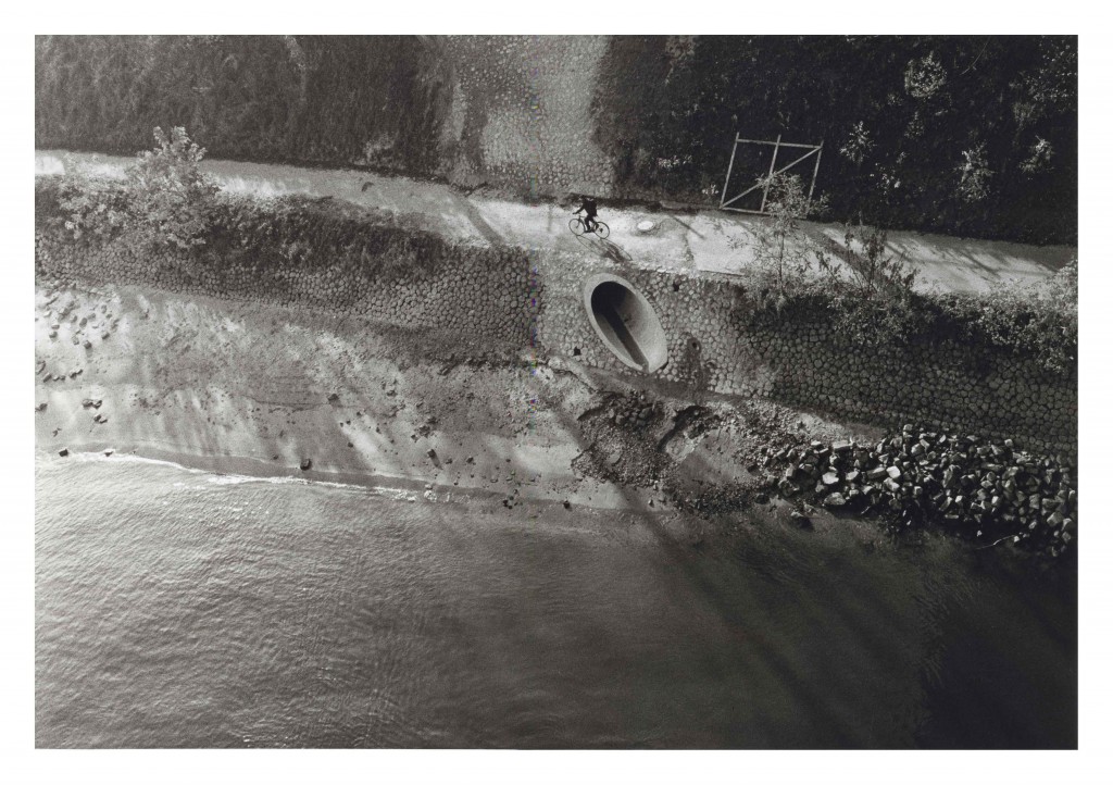 Rheinufer bei Köln-Rodenkirchen, von der Autobahnbrücke. 10/1987 © Eusebius Wirdeier, DGPh 